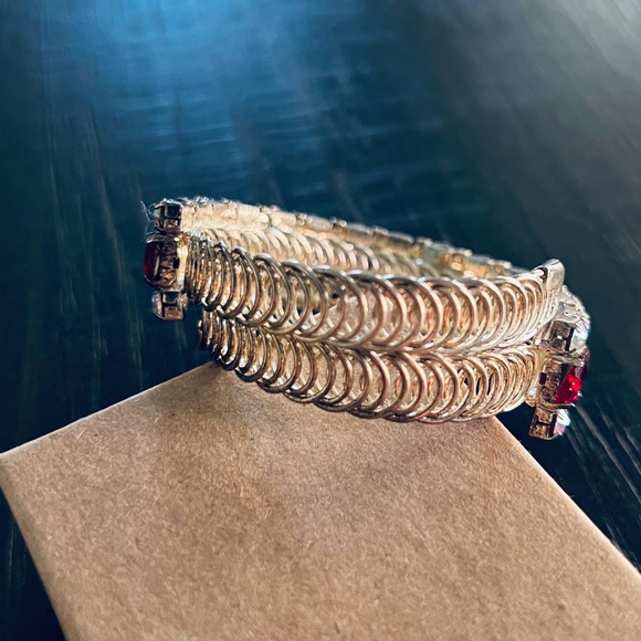 Red Christmas, homecoming, prom, formal earrings and bracelet set. - Picture 5 of 5